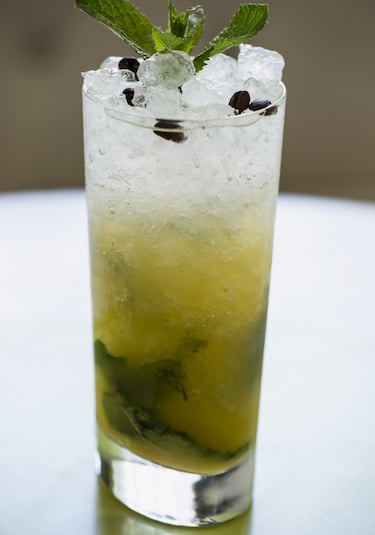 The Duchess Non-Alcoholic Gin & Tonic